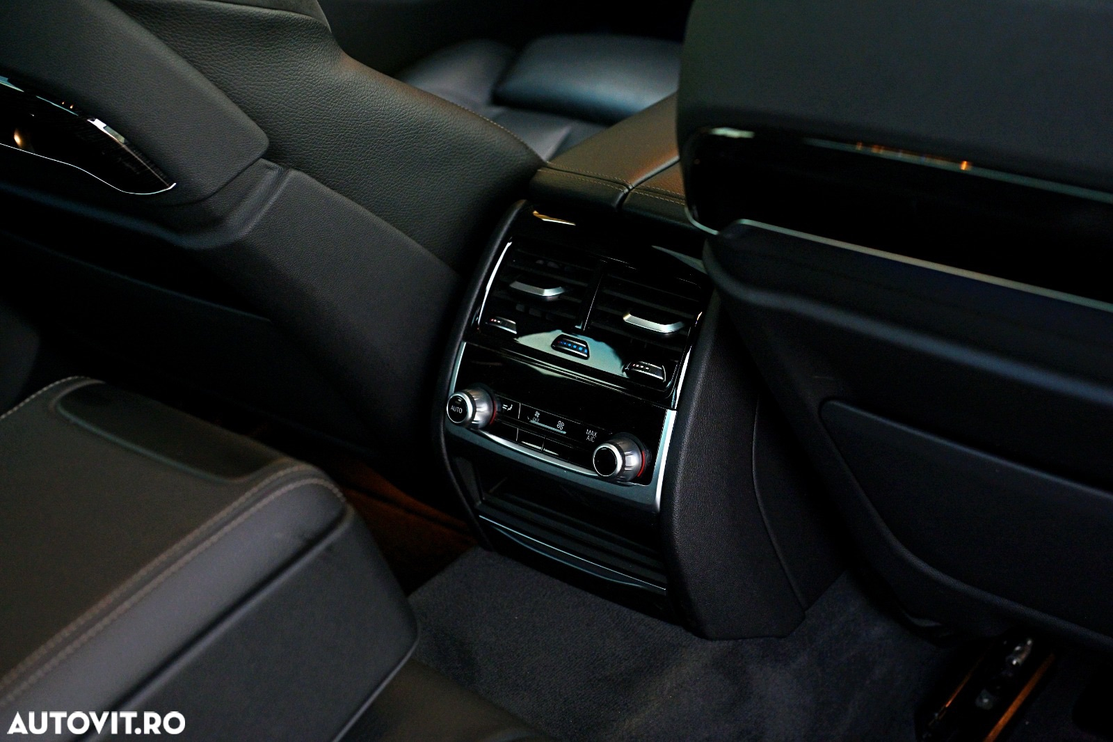 BMW Seria 7 740d xDrive - 14
