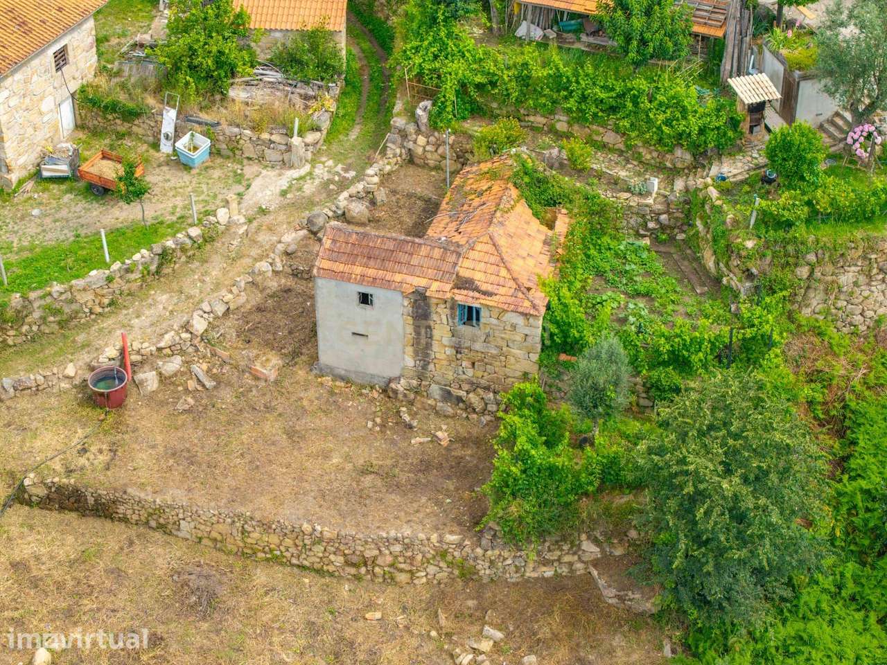 Oportunidade Única: Moradia para reconstrução em Penha Longa, Marco de - Grande imagem: 4/11