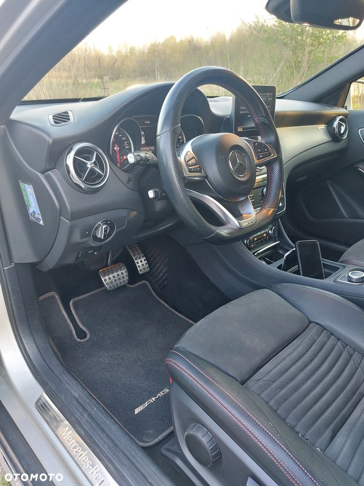 Mercedes-Benz GLA 180 d 7G-DCT AMG Line - 14