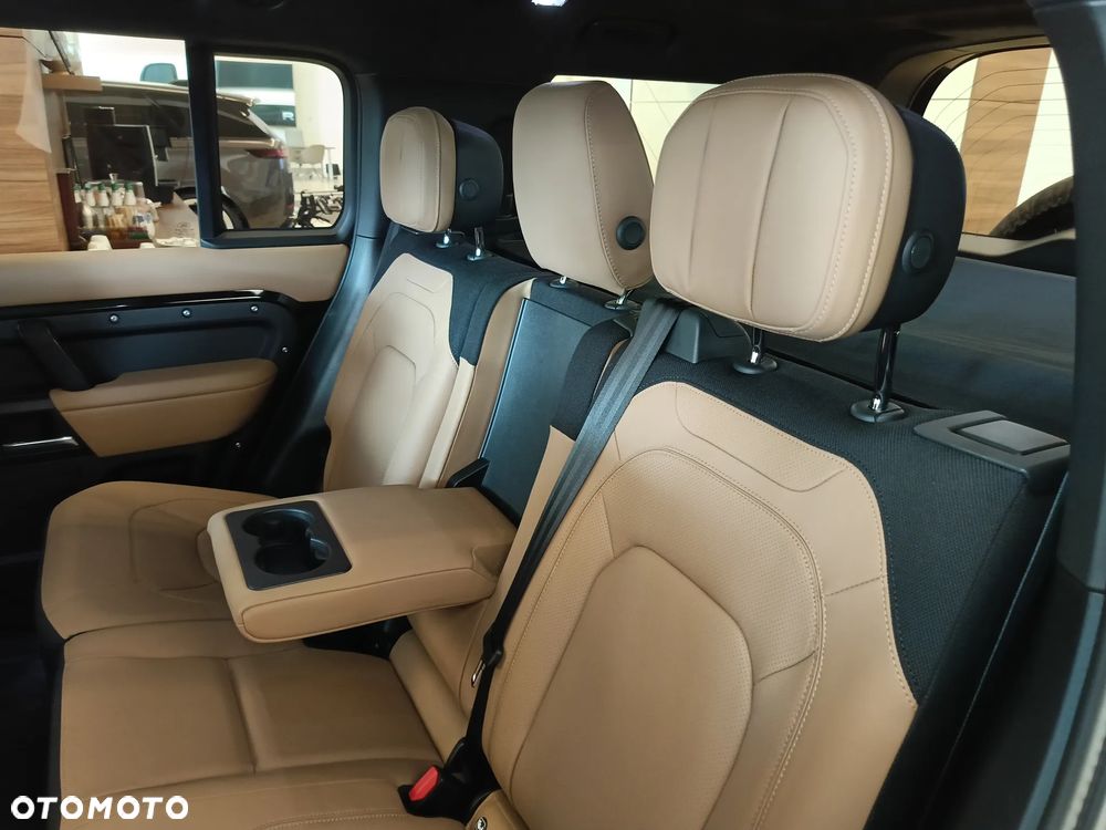 Land Rover Defender 5.0 P500 V8 - 35