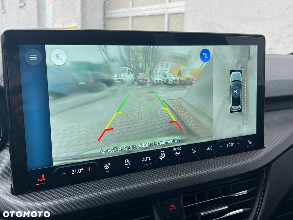 Ford Kuga - 10