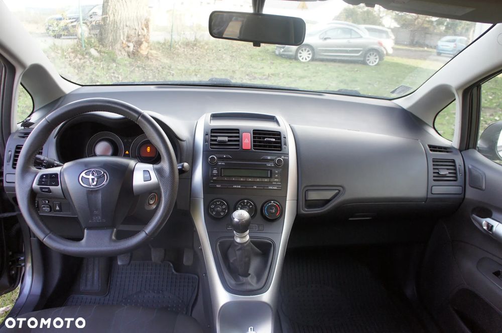 Toyota Auris 1.4 D-4D Luna EU5 - 6