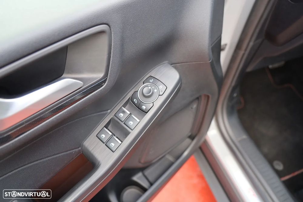 Ford Kuga 2.5 PHEV ST-Line X - 32