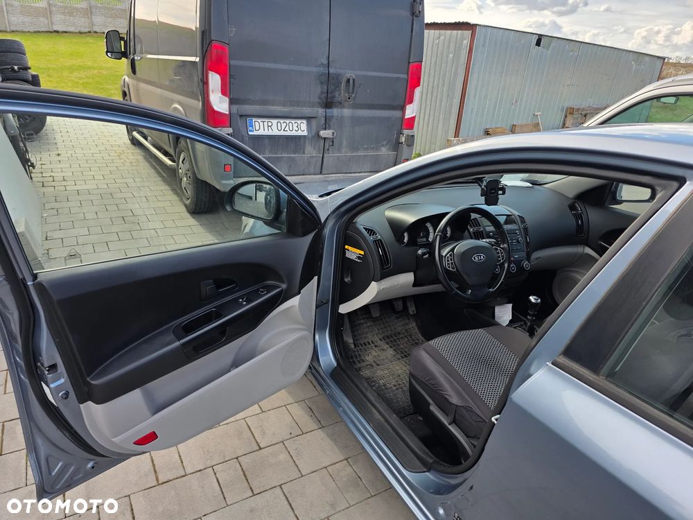 Kia Ceed 1.4 Comfort + - 5
