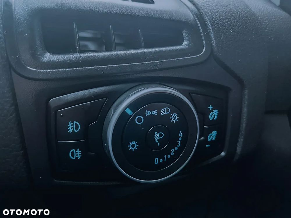 Ford Focus 1.0 EcoBoost Trend - 19