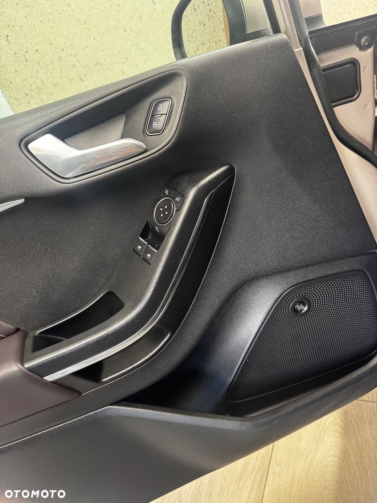 Ford Fiesta - 16