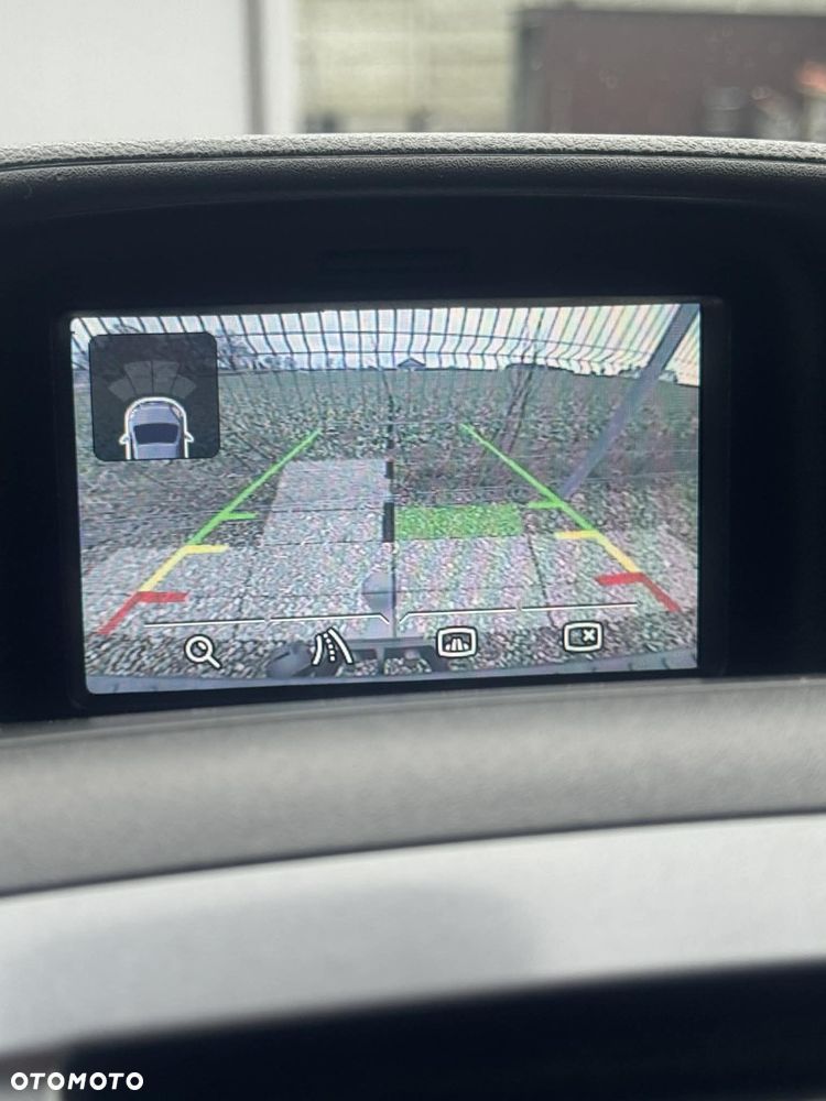 Ford TRANSIT CUSTOM - 12