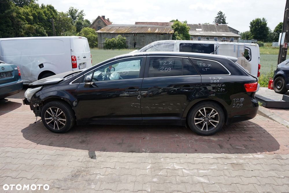 TOYOTA AVENSIS III T27 PH2 LIFT KOMBI 2012 209 2.0 D4D 1AD-FTV 123KM EA65 CZARNY na części - 2