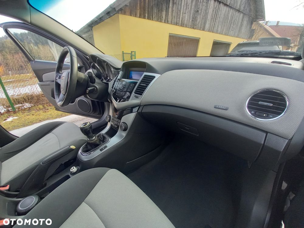 Chevrolet Cruze - 14