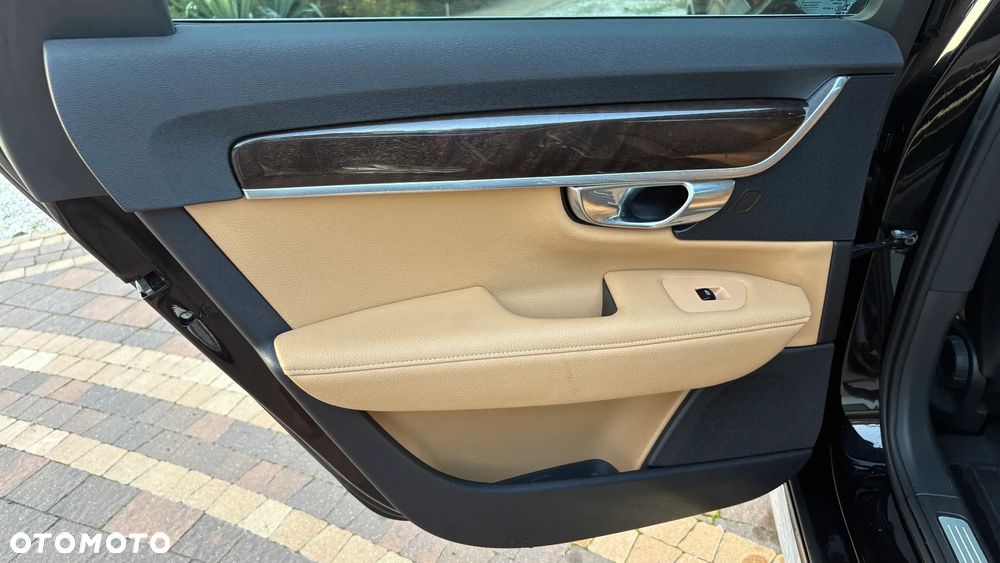 Volvo S90 D4 Momentum - 36
