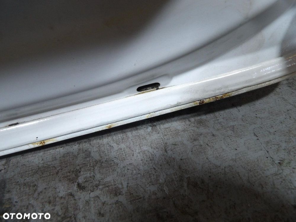 KIA PRO CEED I TYLNA KLAPA  WD - 8