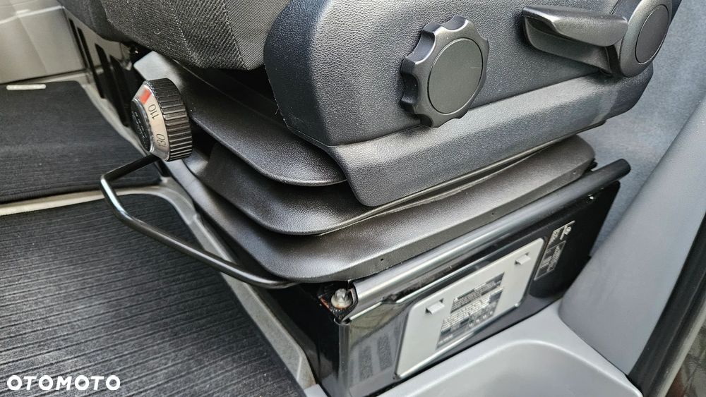 Mercedes-Benz Sprinter 219CDI 3,0 V6 202T.Km. Webasto Nawigacja Kamera Tempomat Fotel Bujany - 12