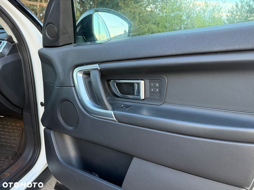 Land Rover Discovery Sport TD4 HSE Luxury - 31