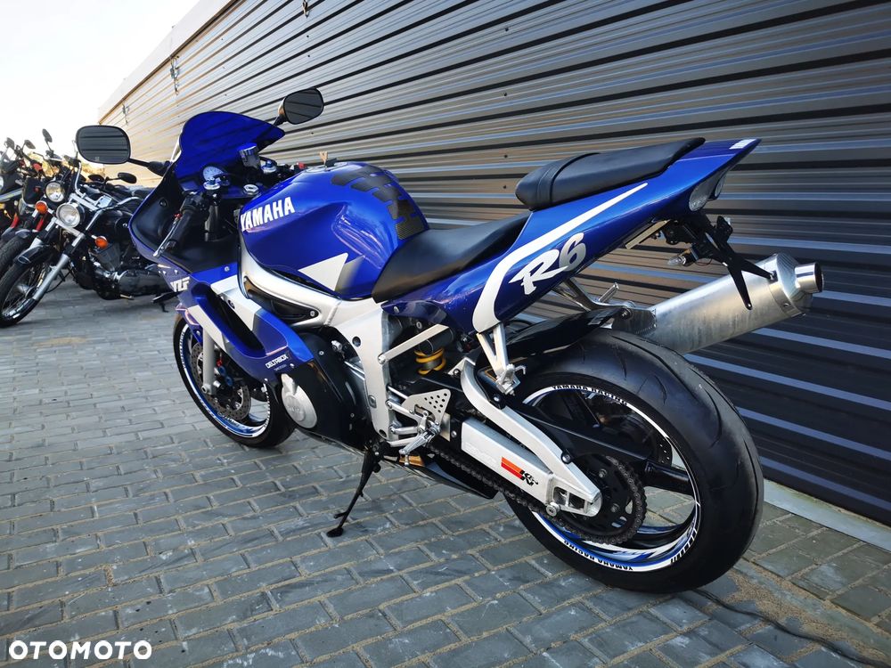Yamaha R6 - 6
