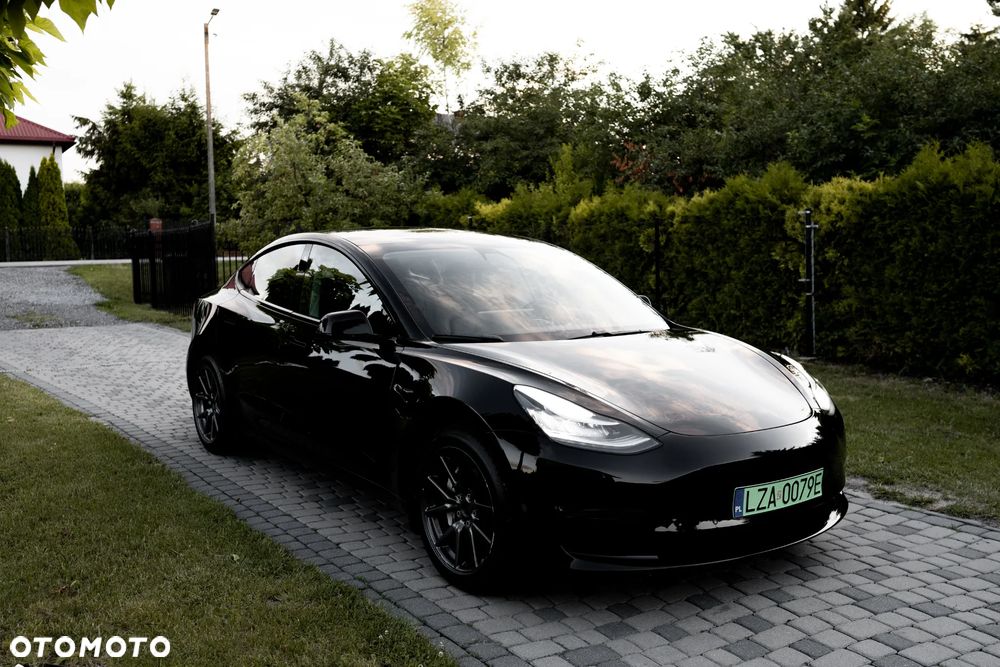 Tesla Model 3 - 2