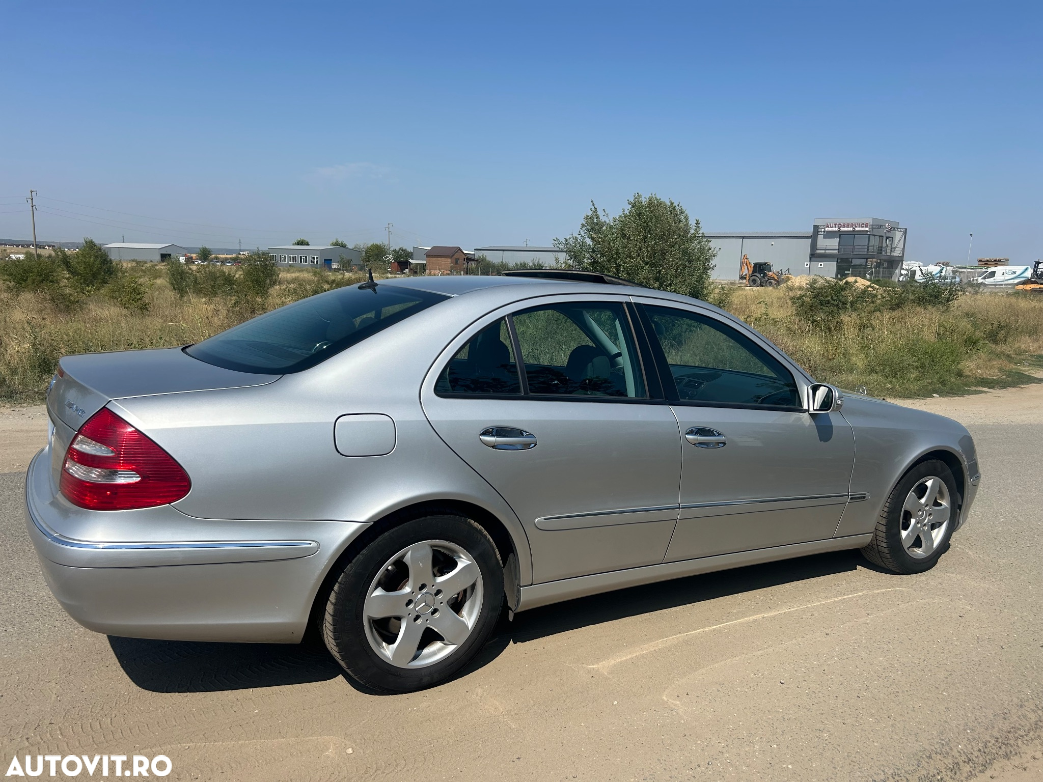Mercedes-Benz E - 12