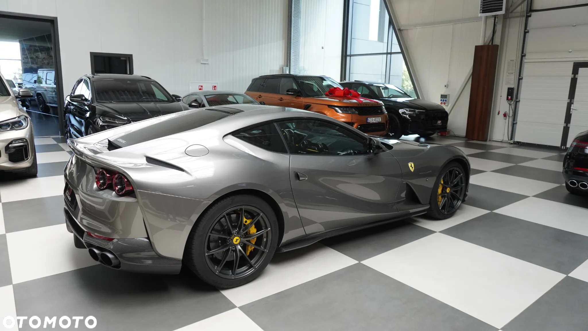 Ferrari 812 Superfast - 12