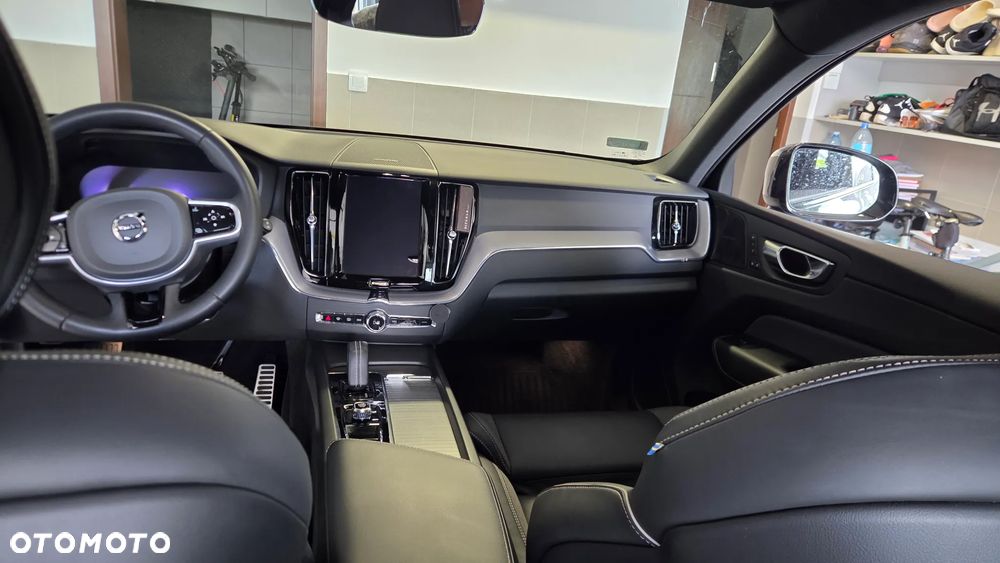 Volvo XC 60 B4 D AWD R-Design - 12