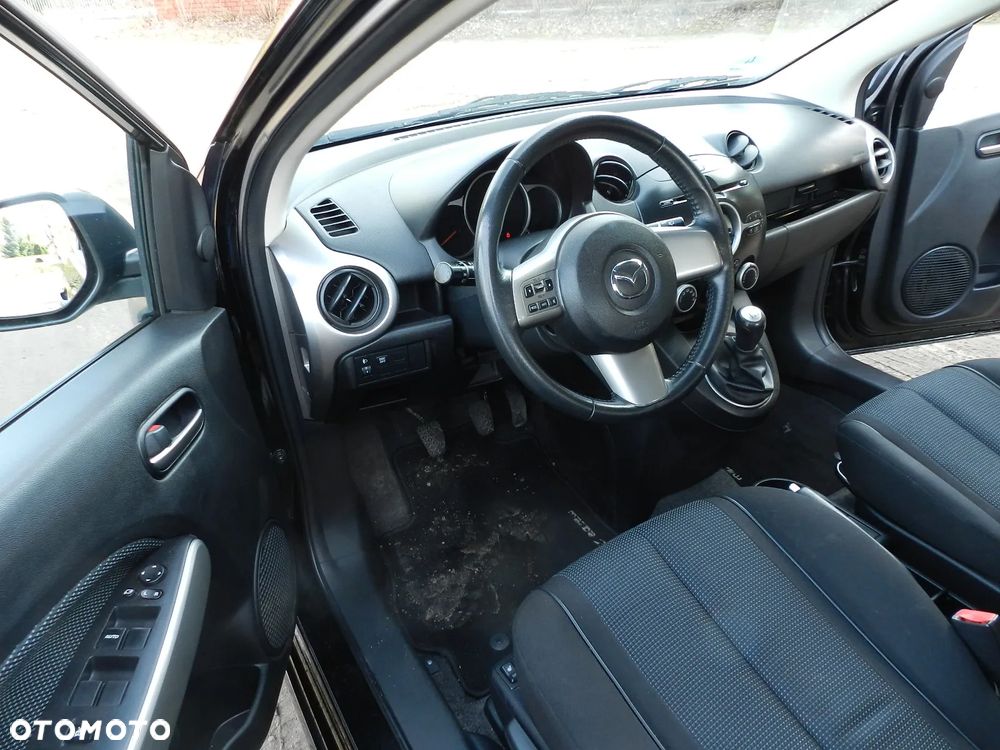 Mazda 2 - 16