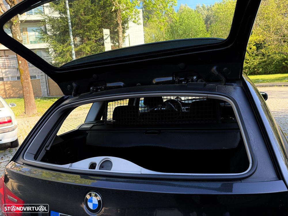 BMW 318 d LifeStyle - 23