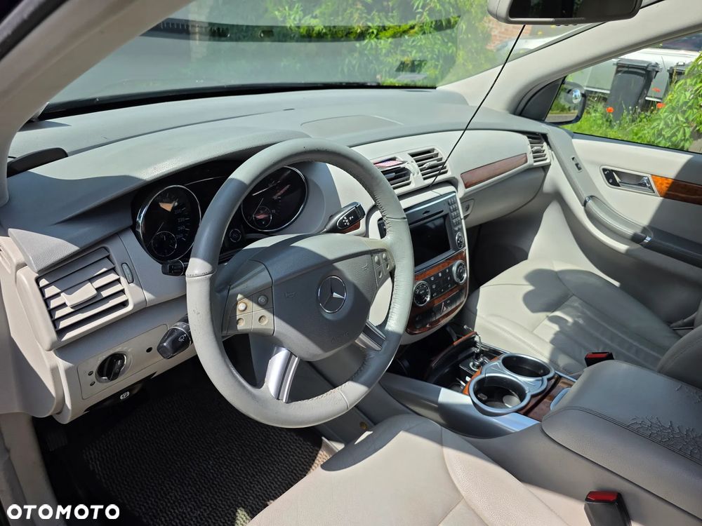 Mercedes-Benz Klasa R 350 4-Matic - 14