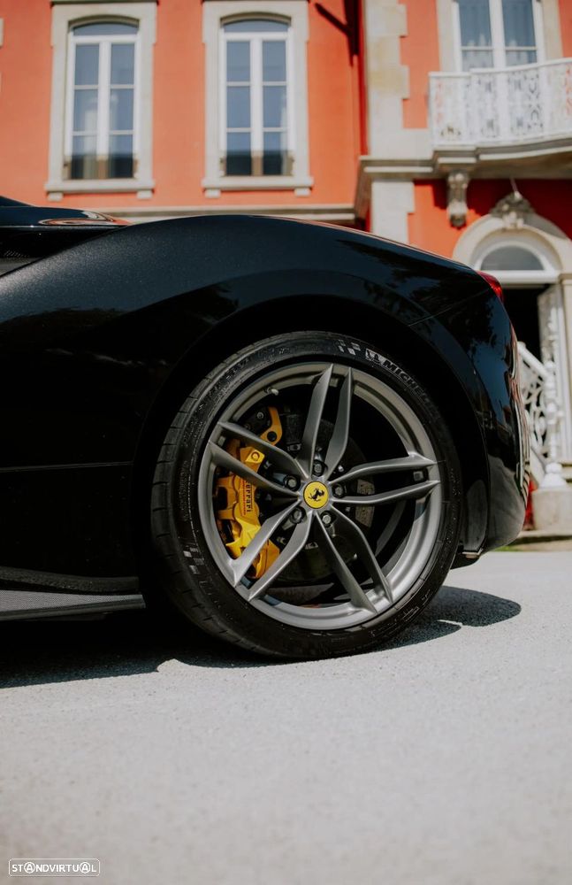 Ferrari 488 GTB - 32