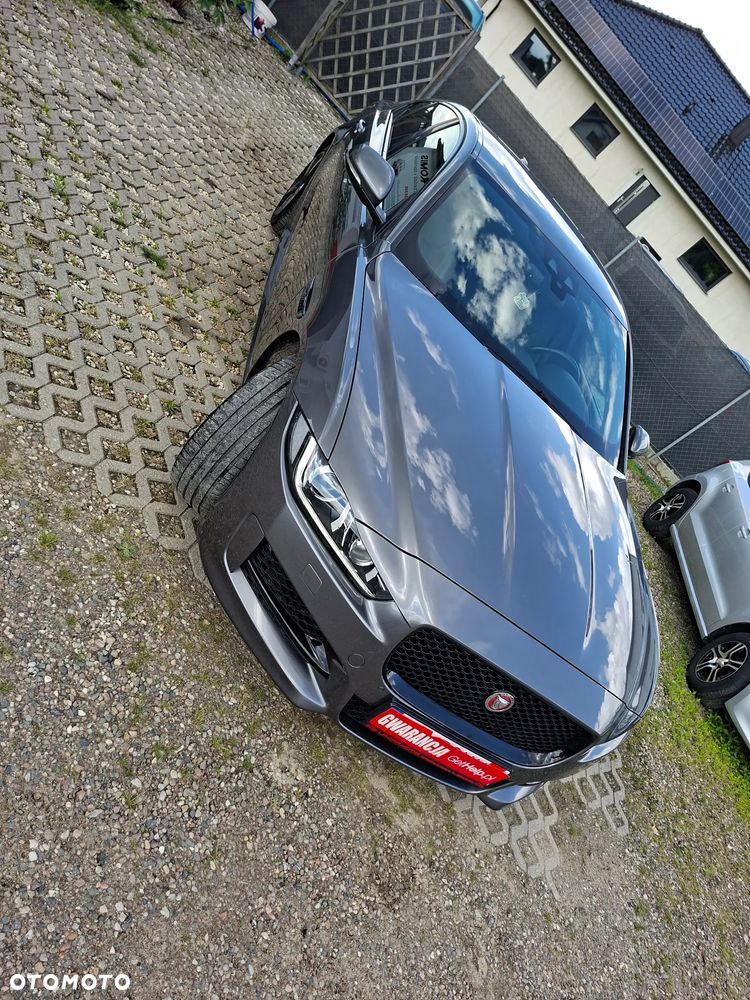 Jaguar XF 2.0 i4D AWD R-Sport - 30