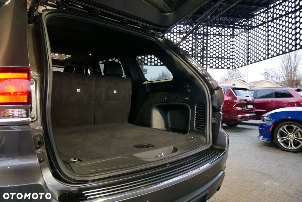 Jeep Grand Cherokee - 35