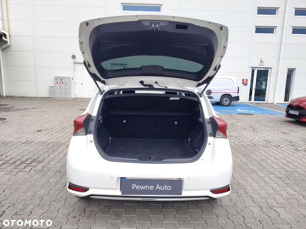 Toyota Auris - 13