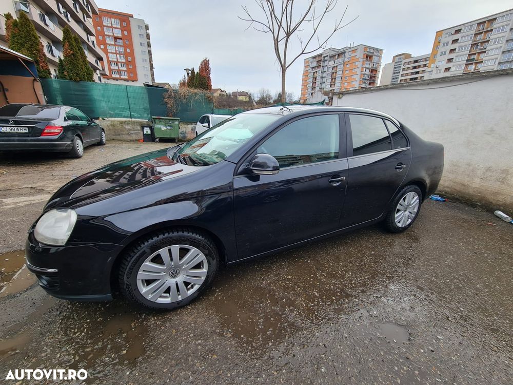 Volkswagen Jetta 1.9 TDI Trendline DPF - 8