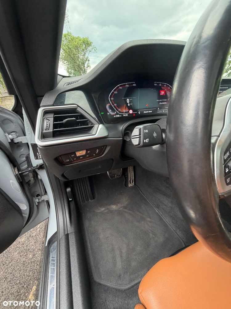 BMW Seria 2 220i - 26