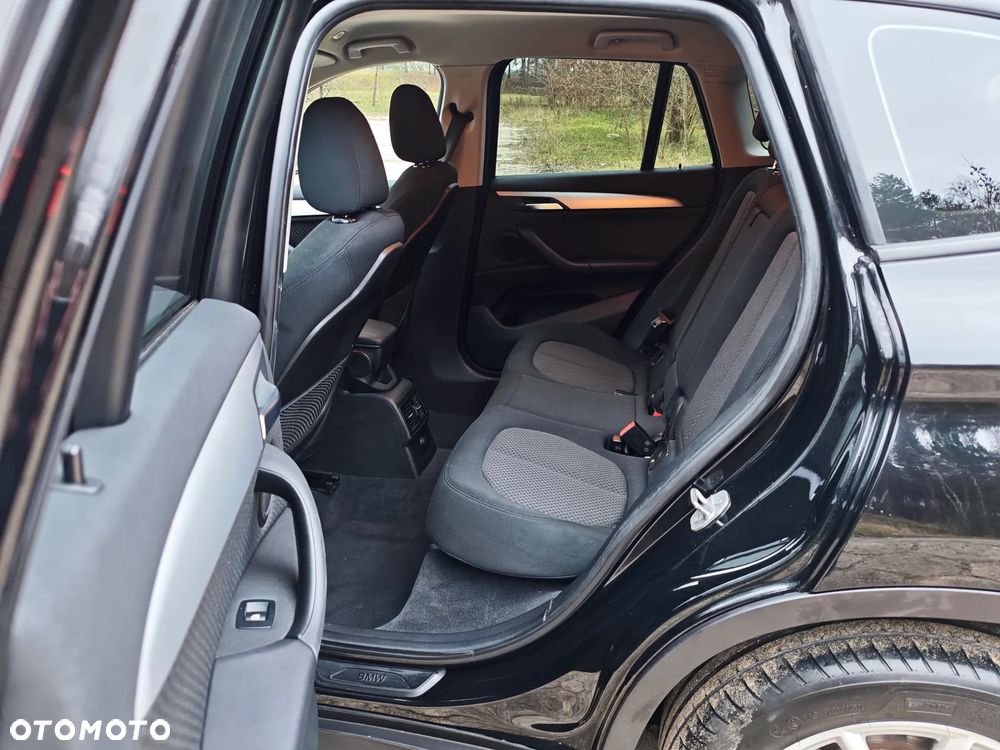 BMW X1 xDrive18d Advantage sport - 24