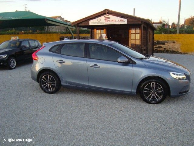 Volvo V40 2.0 D3 R-Design Momentum - 4