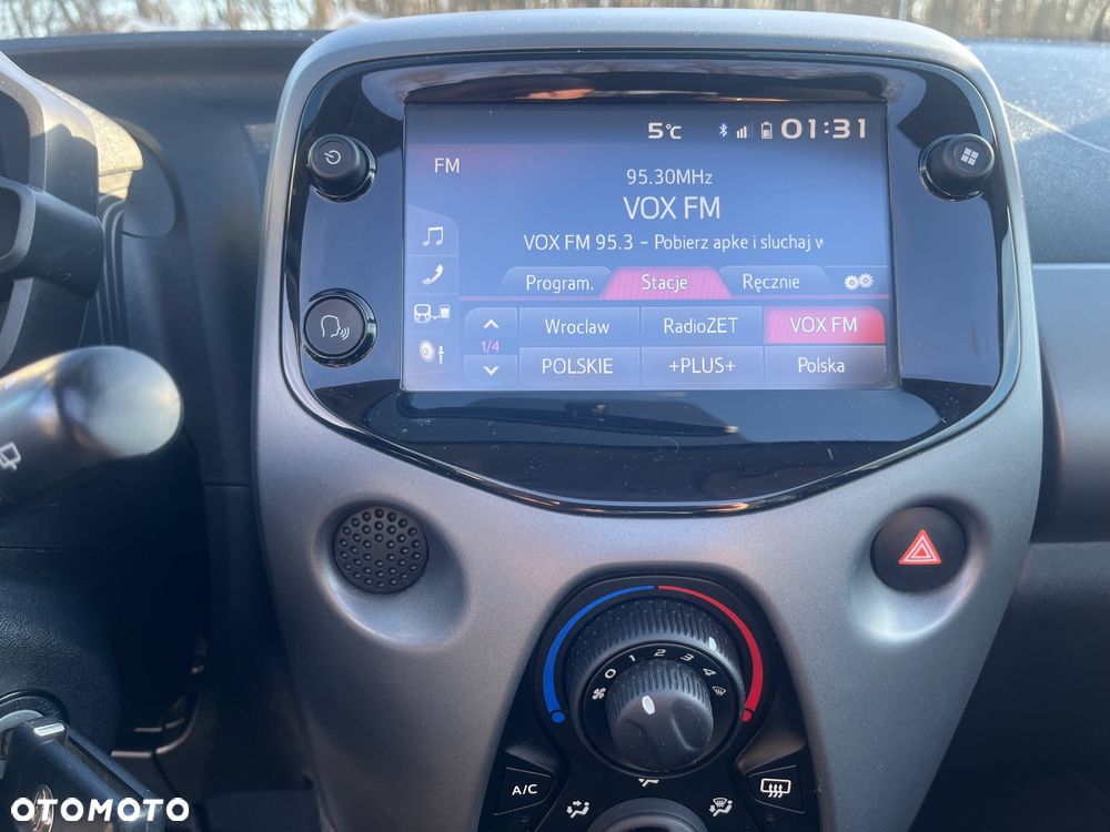 Toyota Aygo x-clusiv - 28