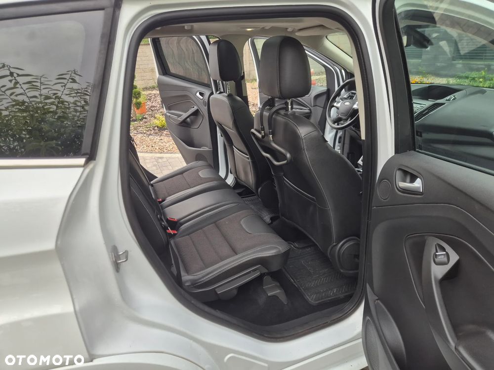Ford Kuga 2.0 TDCi 4x4 Titanium - 34