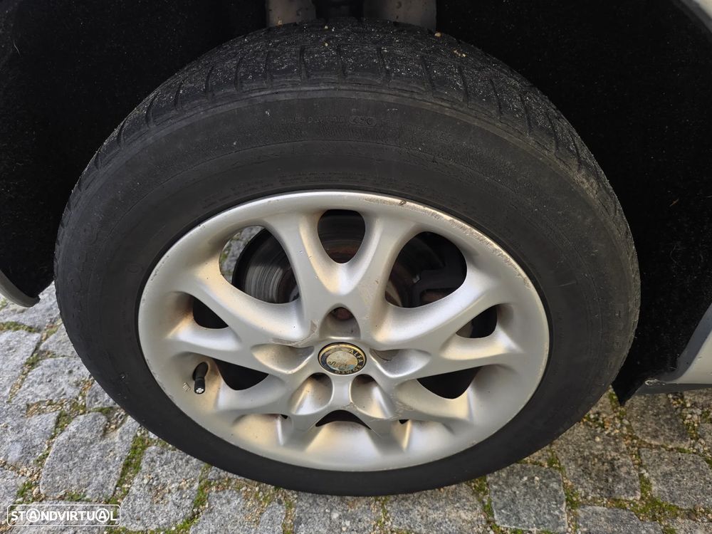 Alfa Romeo 147 1.9 JTD Plus - 31