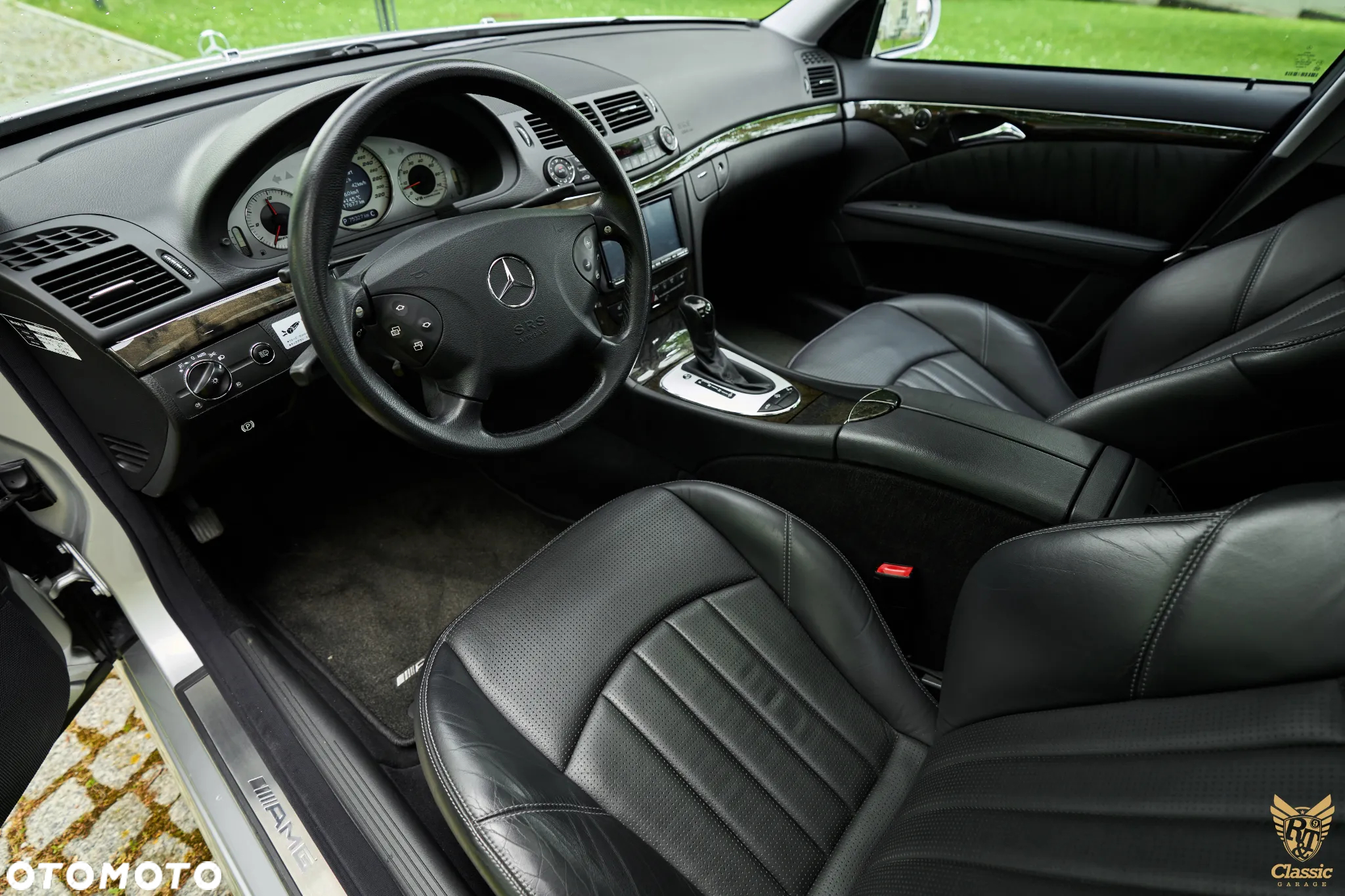 Mercedes-Benz Klasa E 55 AMG - 32