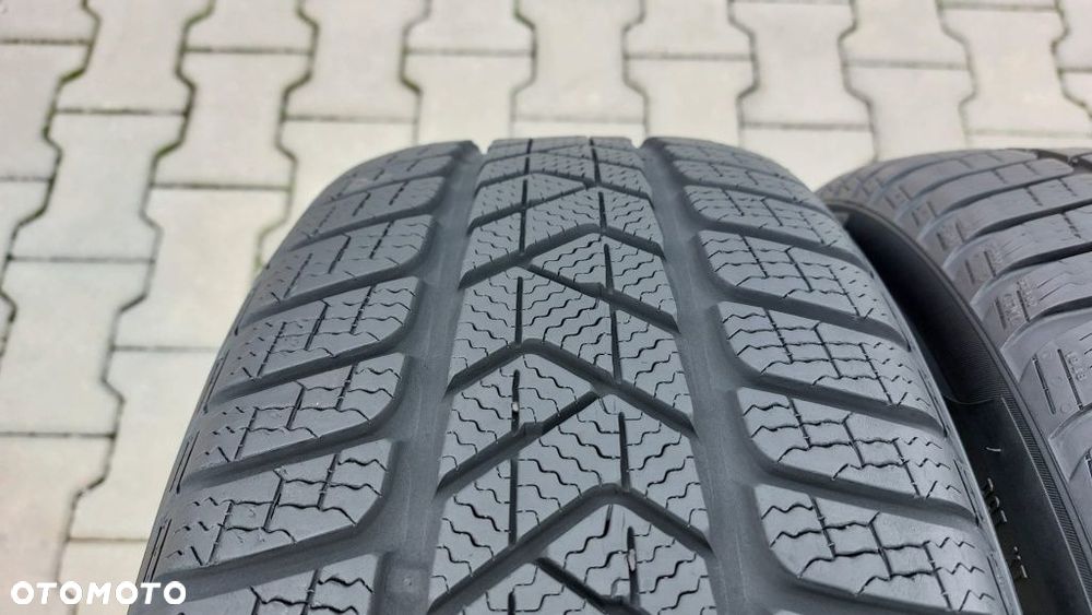 Opony Pirelli 225 40 R19 - 4