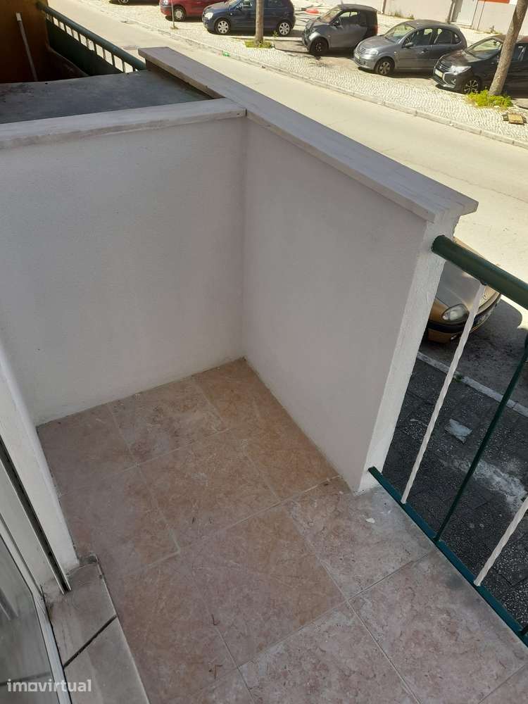 Apartamento T2 com varanda na Baixa da Banheira - Grande imagem: 5/17