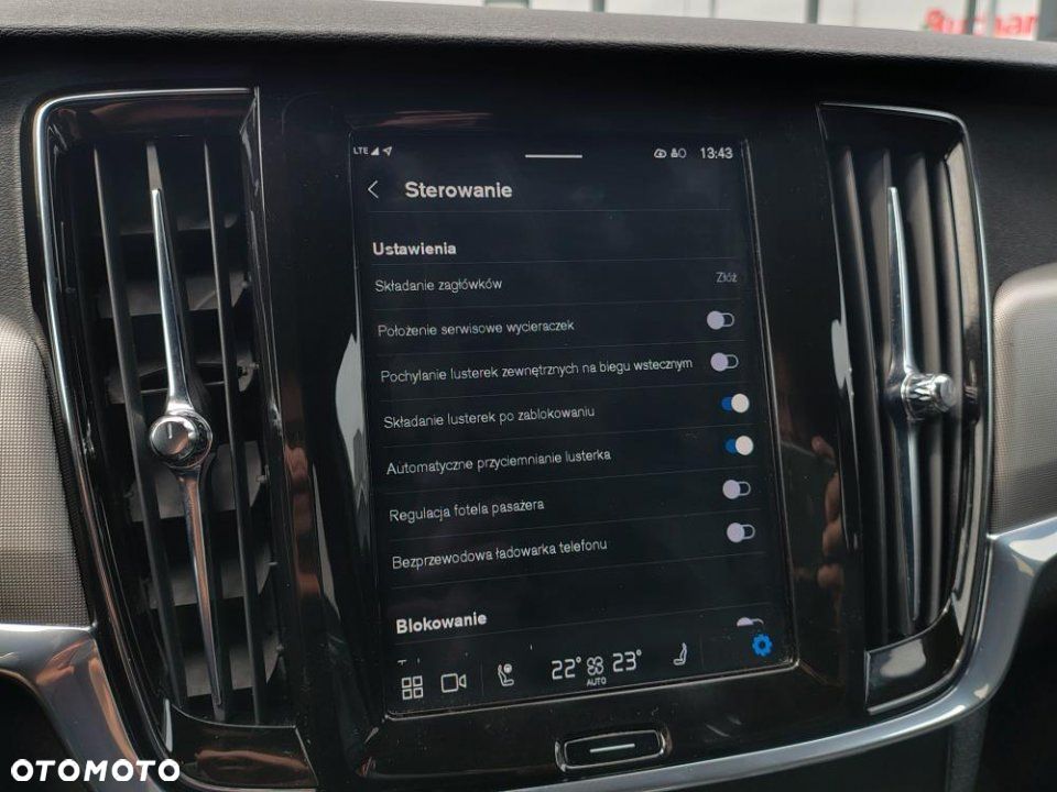 Volvo V90 Cross Country - 30