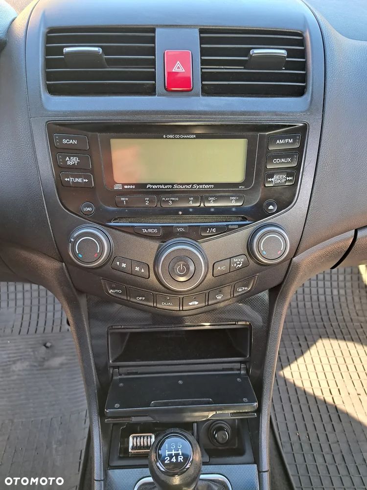 Honda Accord 2.0 Sport - 21