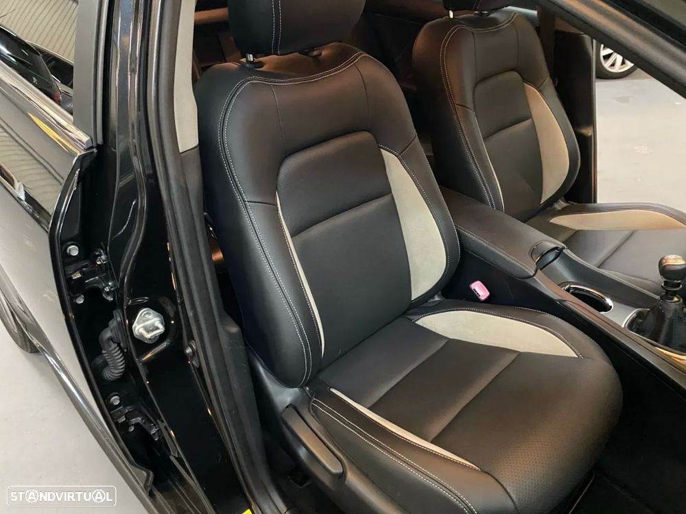 Toyota Avensis Touring Sports 2.0 D-4D Luxury+GPS - 18