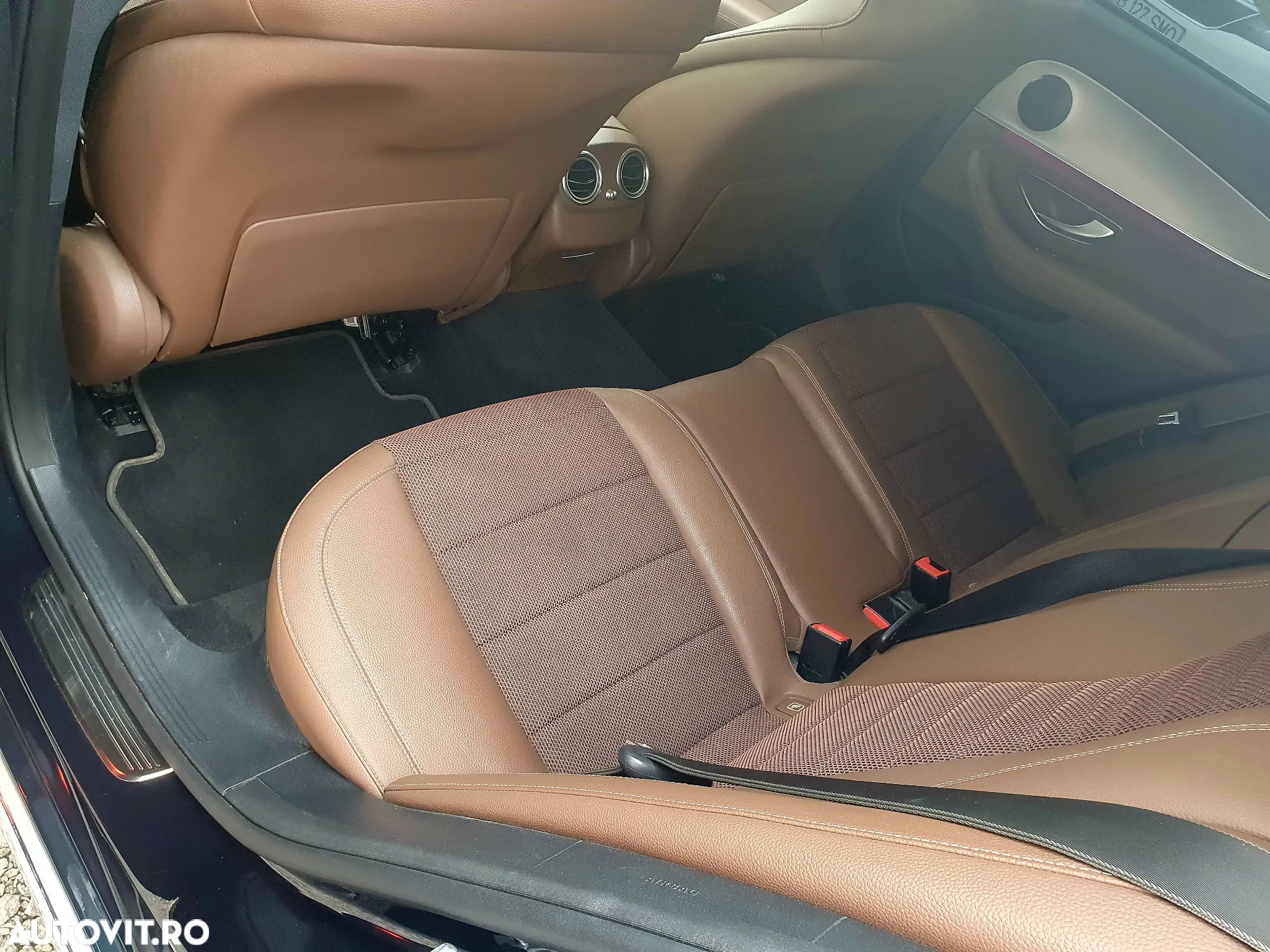 Mercedes-Benz E 200 d Aut. - 11