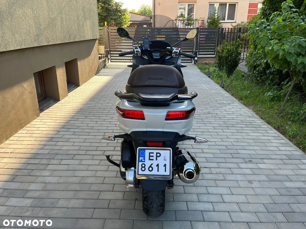 Piaggio MP-3 - 7