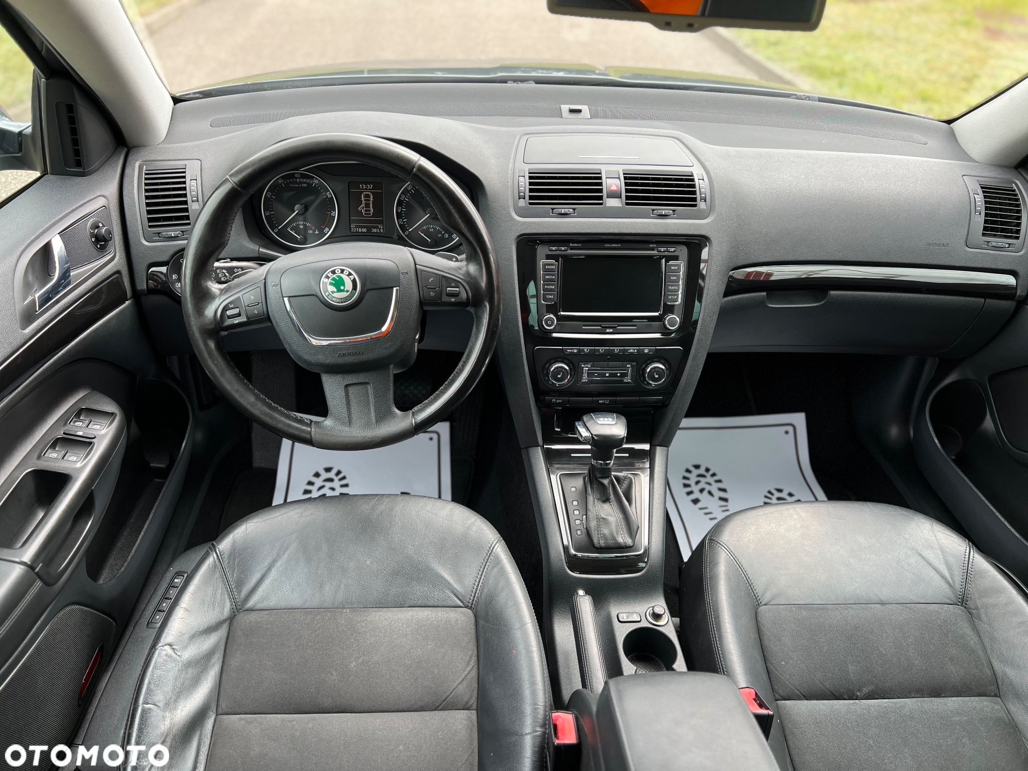 Skoda Octavia 1.8 TSI DSG Laurin & Klement - 22
