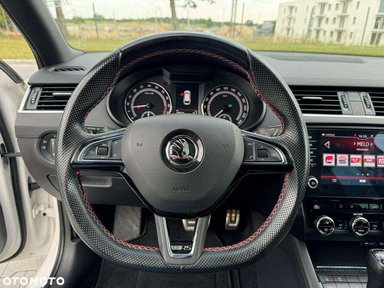 Skoda Octavia Combi 2.0 TDI DSG RS - 21