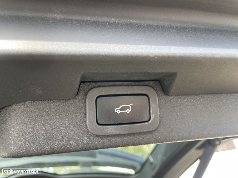 Land Rover Discovery 2.0 SD4 HSE Luxury Auto - 25