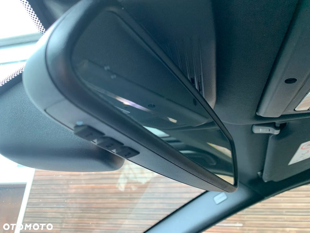Land Rover Discovery Sport 2.0 Si4 SE - 15