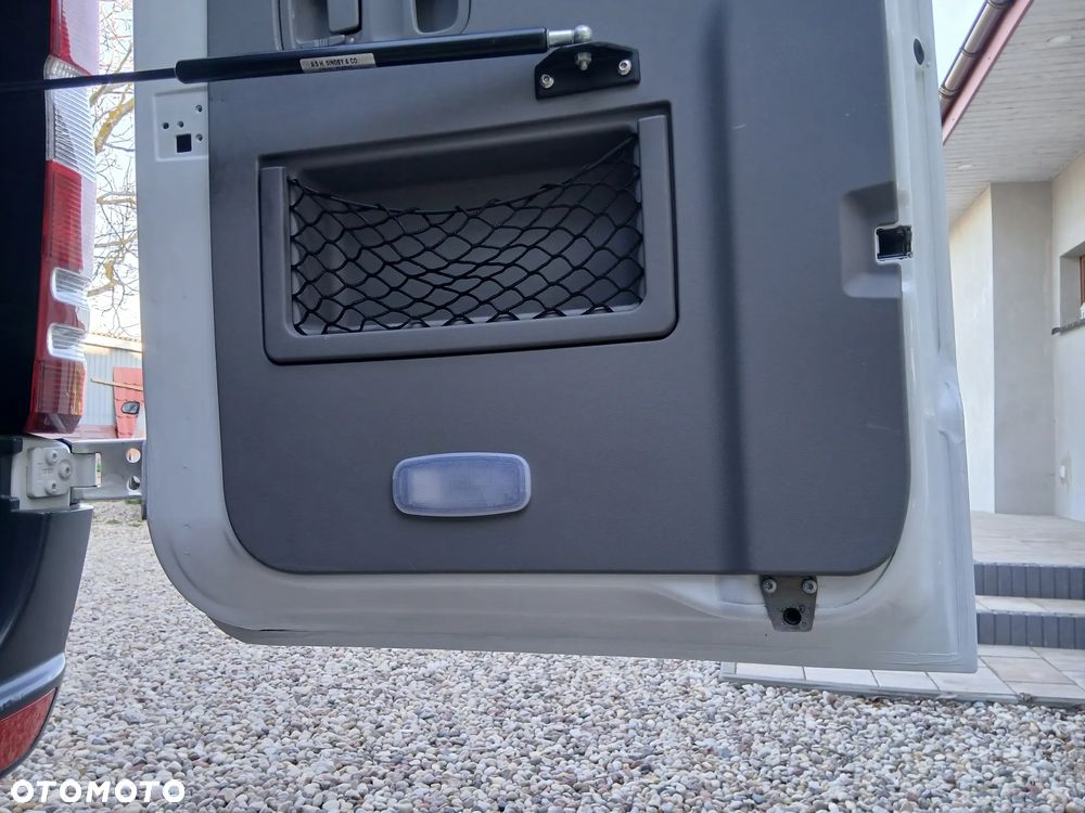 Mercedes-Benz Sprinter - 33