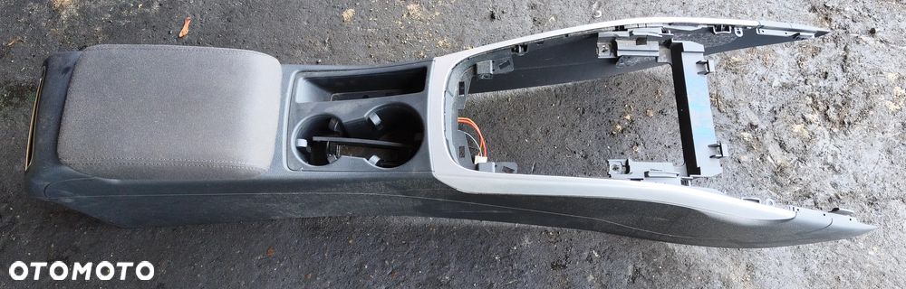 AUDI A4 B8 11r PODŁOKIETNIK TUNEL ŚRODKOWY EUROPA - 1